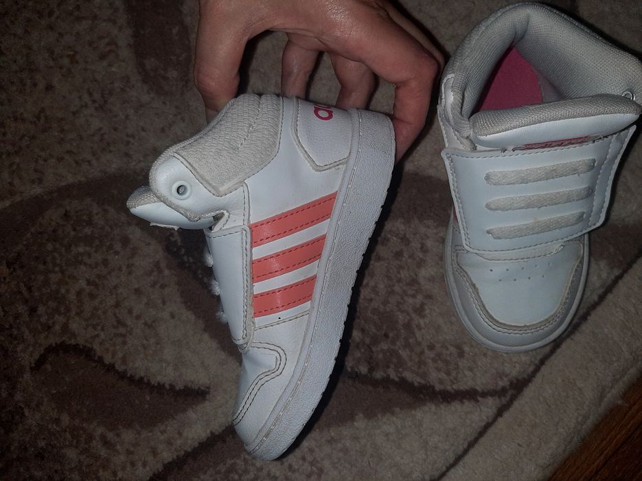 стильные кроссовки adidas 25p