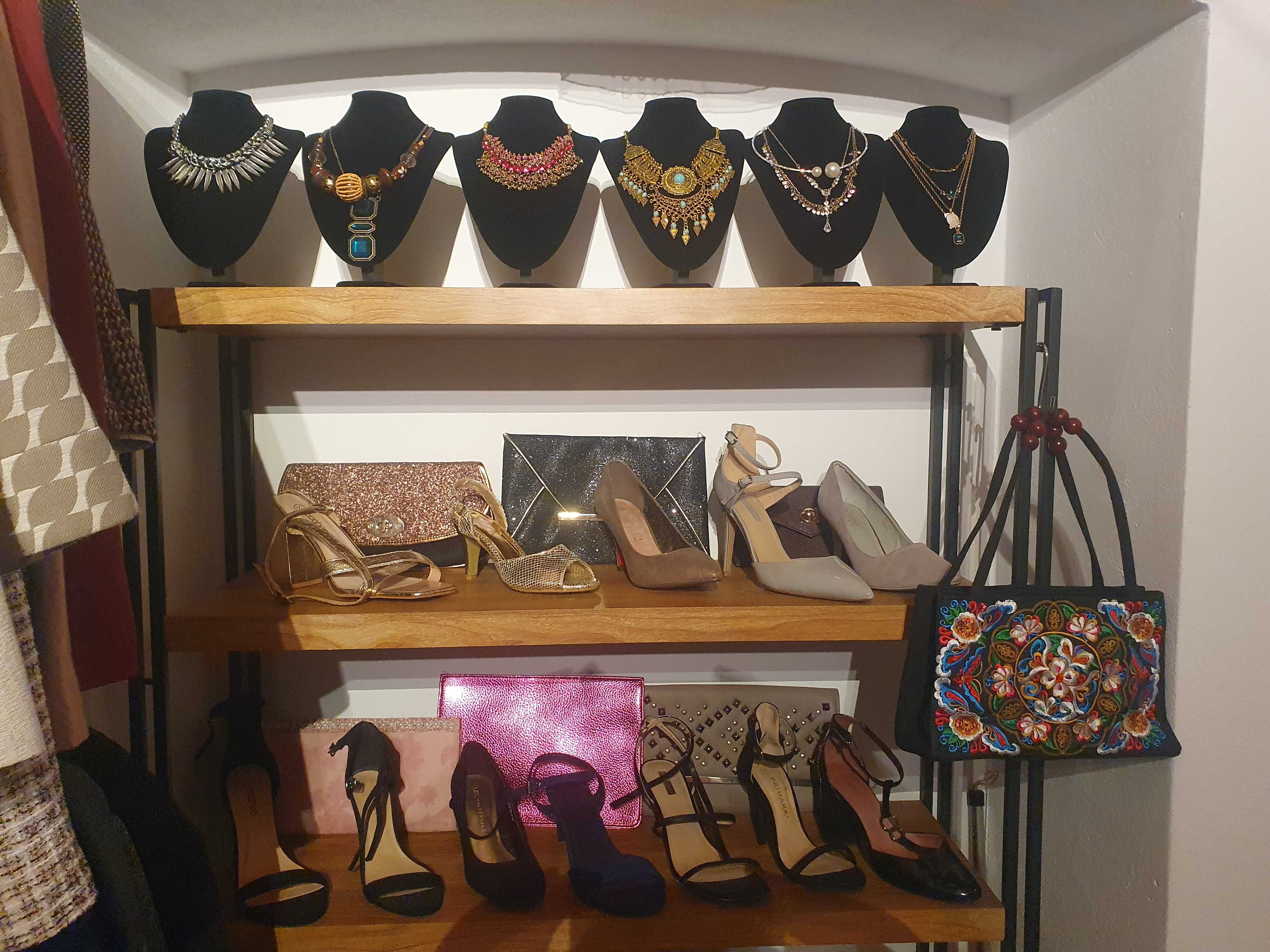 Odstąpię sklep odzieżowy second hand w klimacie Vintage od 1 sierpnia