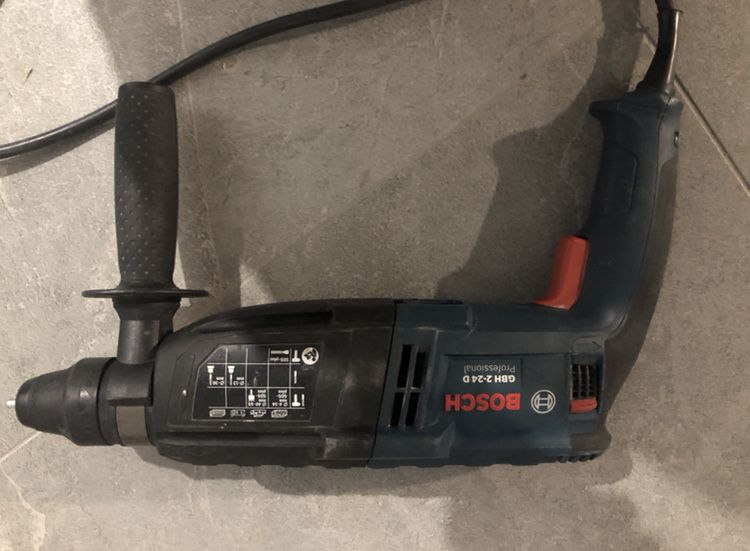 Продам перфоратор Bosch GBH 2-24D Professional