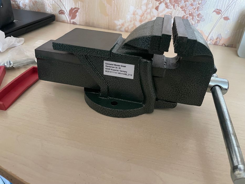 Чавунні лещата наковальня Parkside