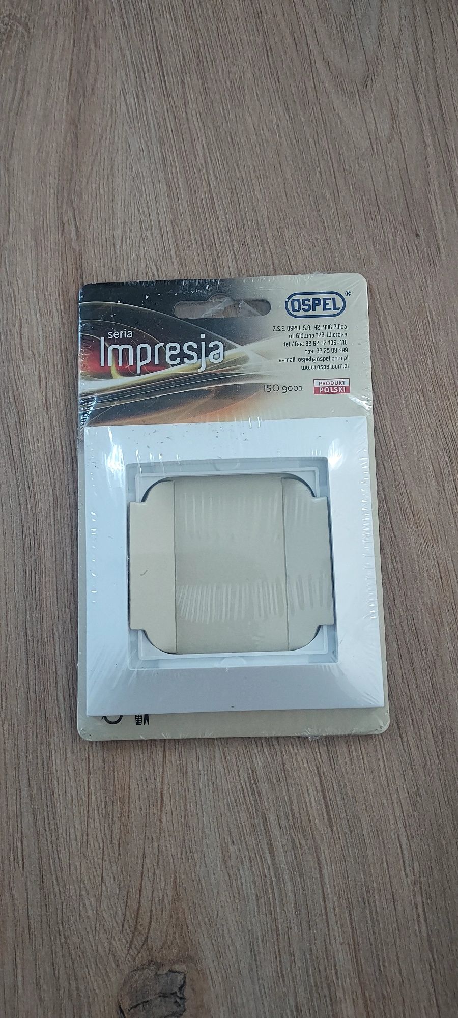 Zestaw gniazdo, łącznik, ramki Impresja