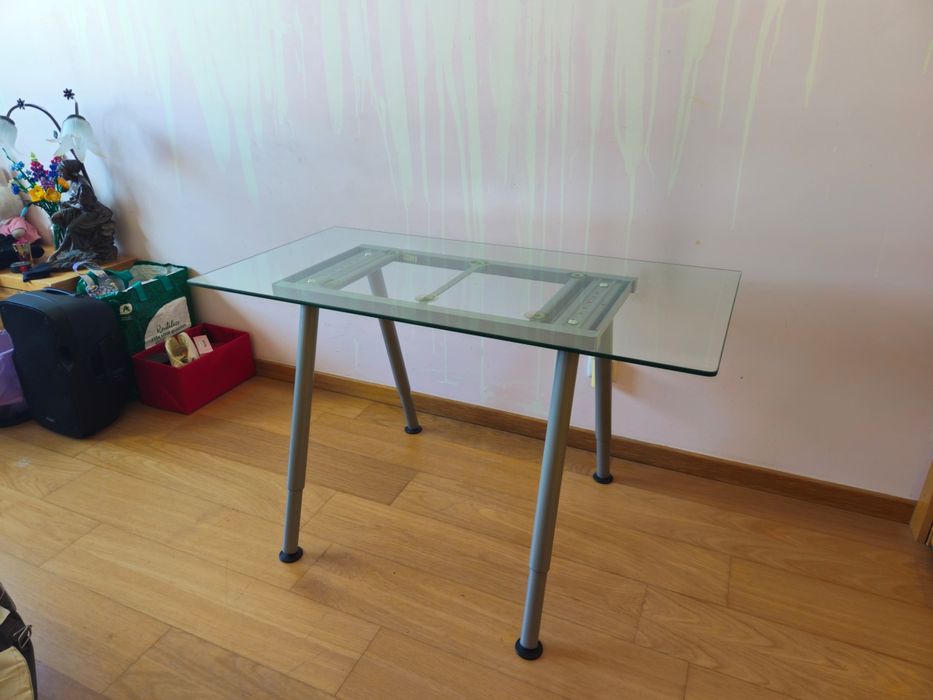 Mesa Secretária com Tampo de Vidro