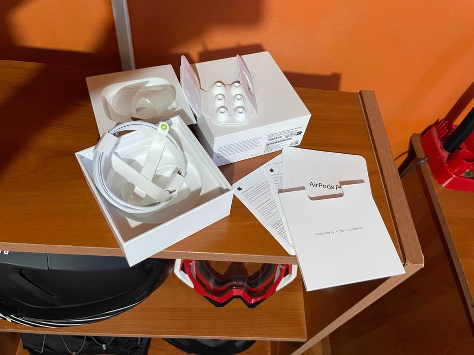 Apple AirPods Pro 2 (Gen 2)