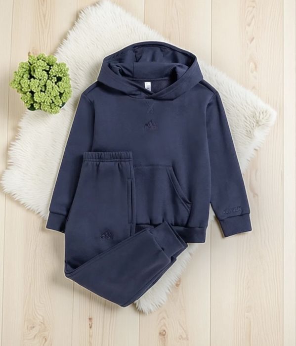 Костюм Adidas на флісі вік 4/5 років