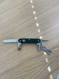 Victorinox pioneer x zielony