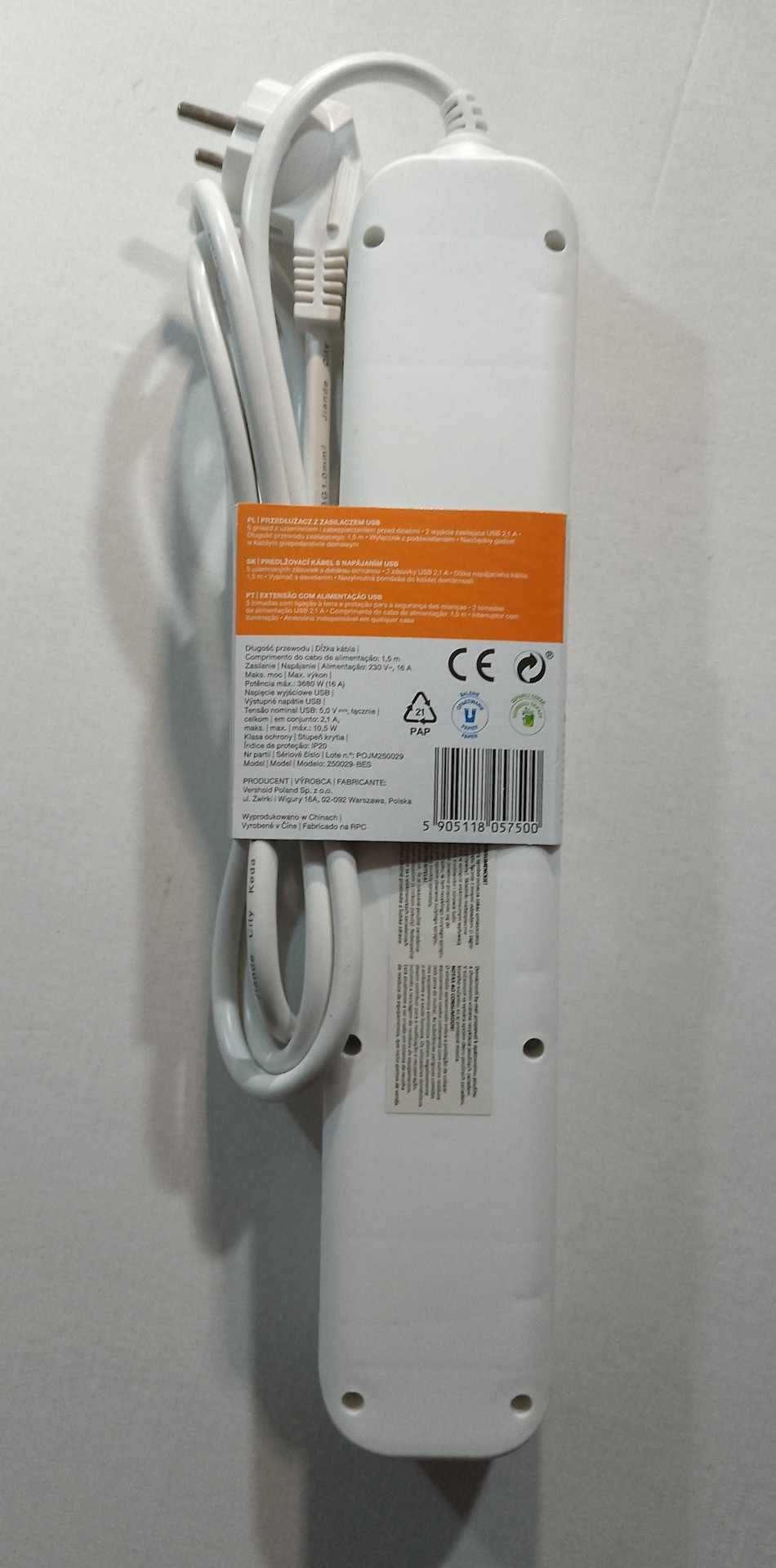 Przedłużacz z zasilaczem USB Hykker 1,5 m 5 gniazd z uziemieniem