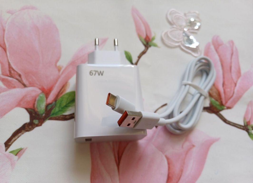 Biała ładowarka, kabel 1m, typ C
