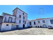 VENDA de AMPLO EDIFÍCIO/PRÉDIO no Centro Histórico de Ponta Delgada...
