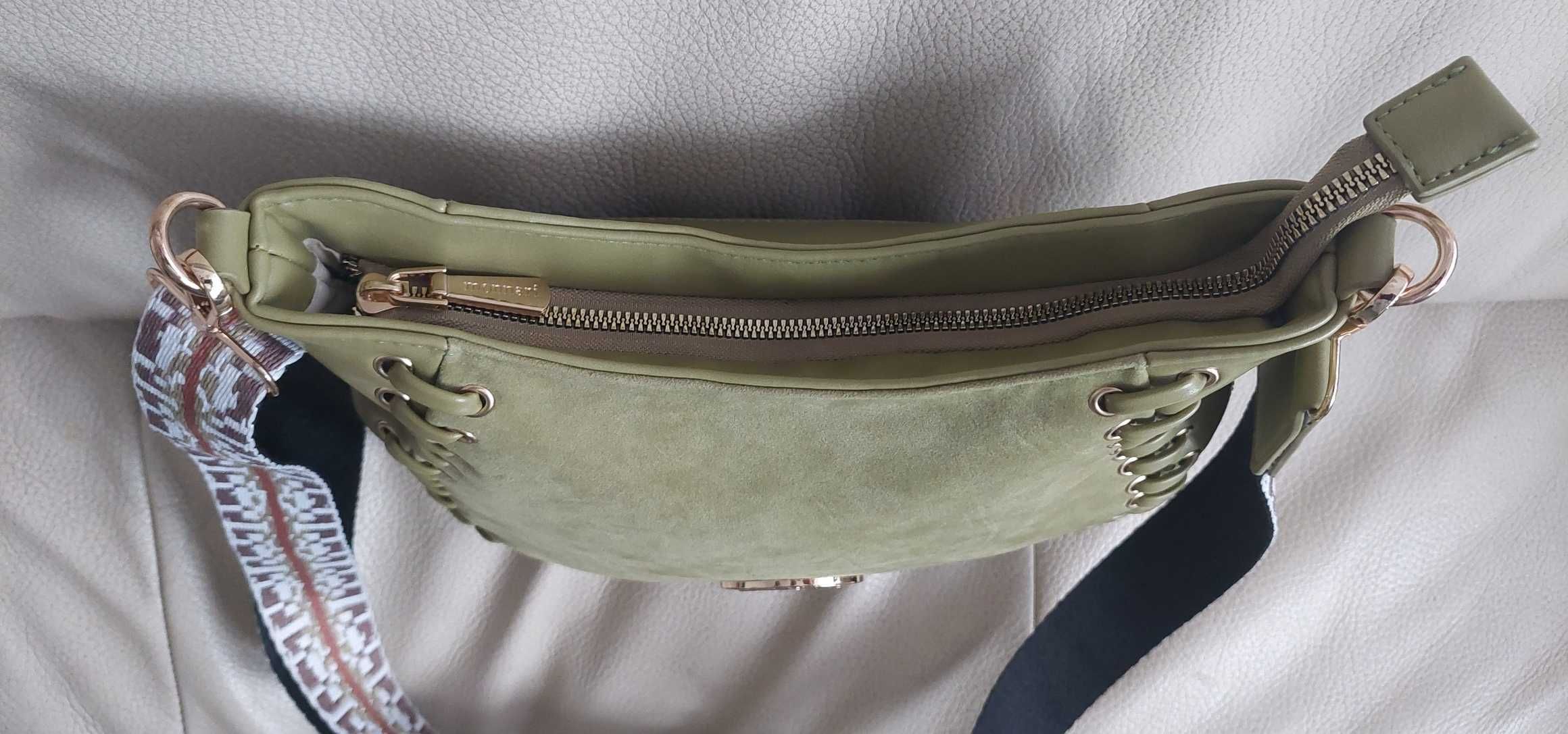 Monnari; zielona listonoszka boho, gruby pasek