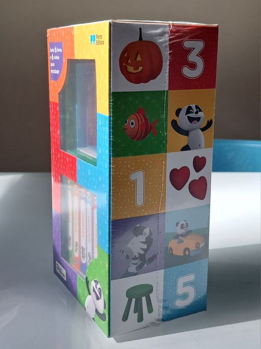 Canal Panda - Caixa do bebé: livros e cubos (Novo)