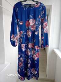 Стильное женское платье синего цвета с принтом