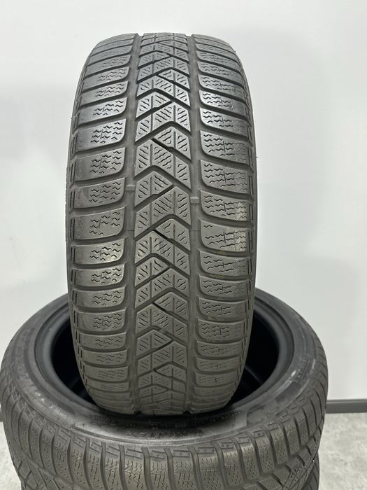 Зимові шини Pirelli Sottozero3 225/45 R18 95H