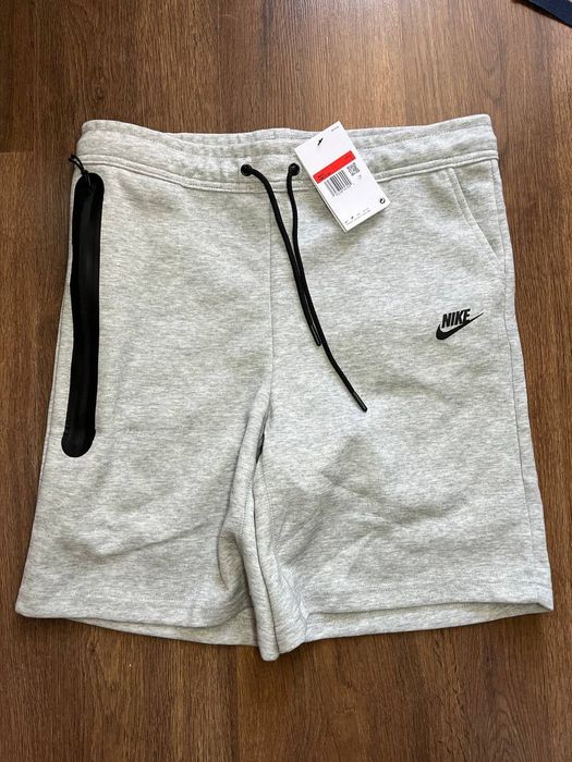Шорти nike tech fleece