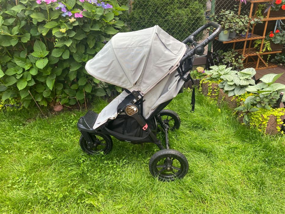 Wózek spacerowy z gondolą Baby Jogger City Elite