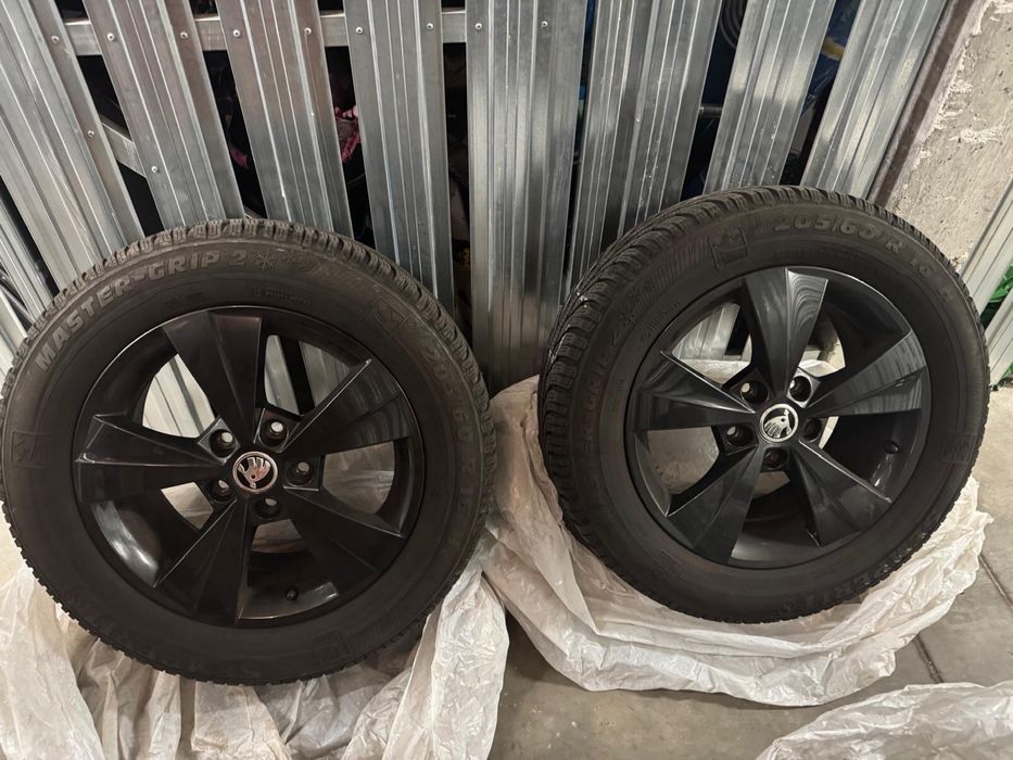 Felga velorum 16 z oponami zimowymi SKODA
