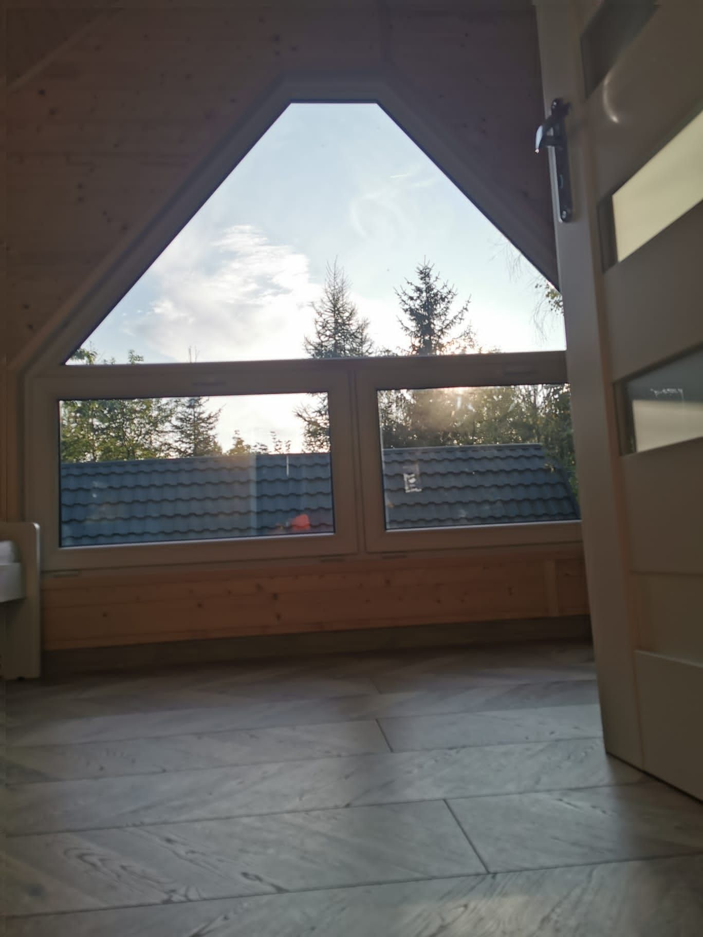 Nowy Dom nad jeziorem z linią brzegowa Wakacje 2025, sauna,jacuzzi,