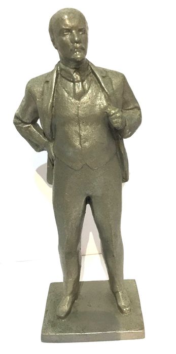 LENINE- Estatueta Escultura em metal - 638 gramas - altura: 21cm