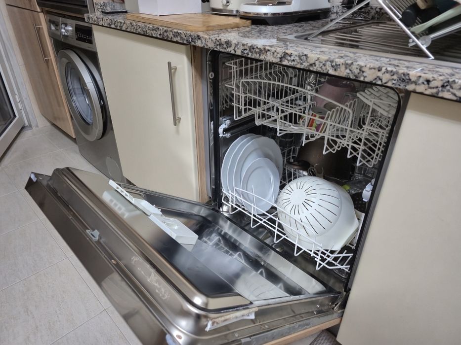 Maquina lavar loiça Ariston