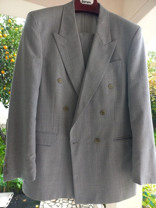 Fato de homem tons cinza