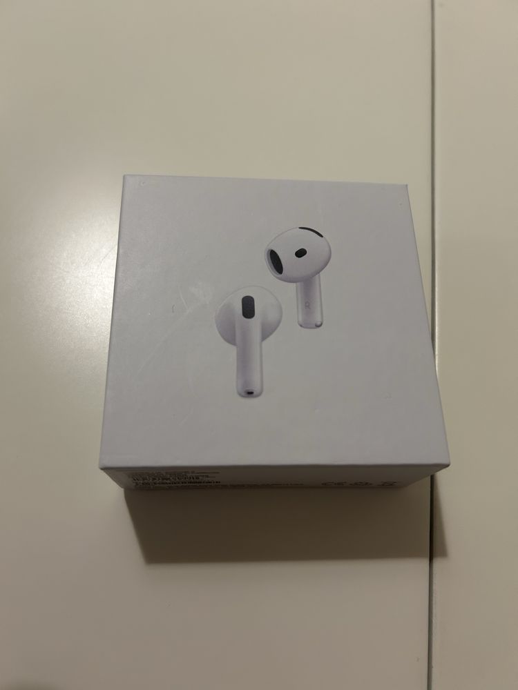 Наушники Apple AirPods