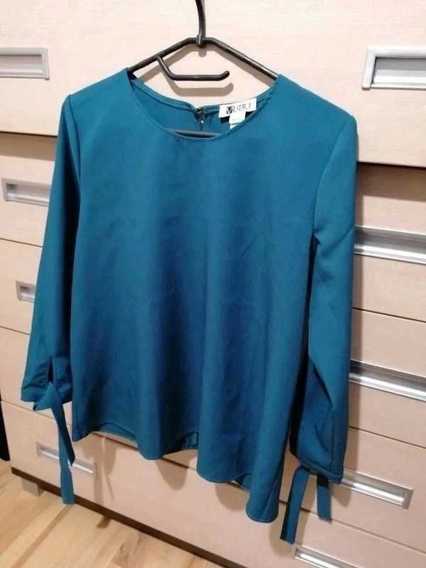 Śliczna, elegancka bluzeczka rozm. M