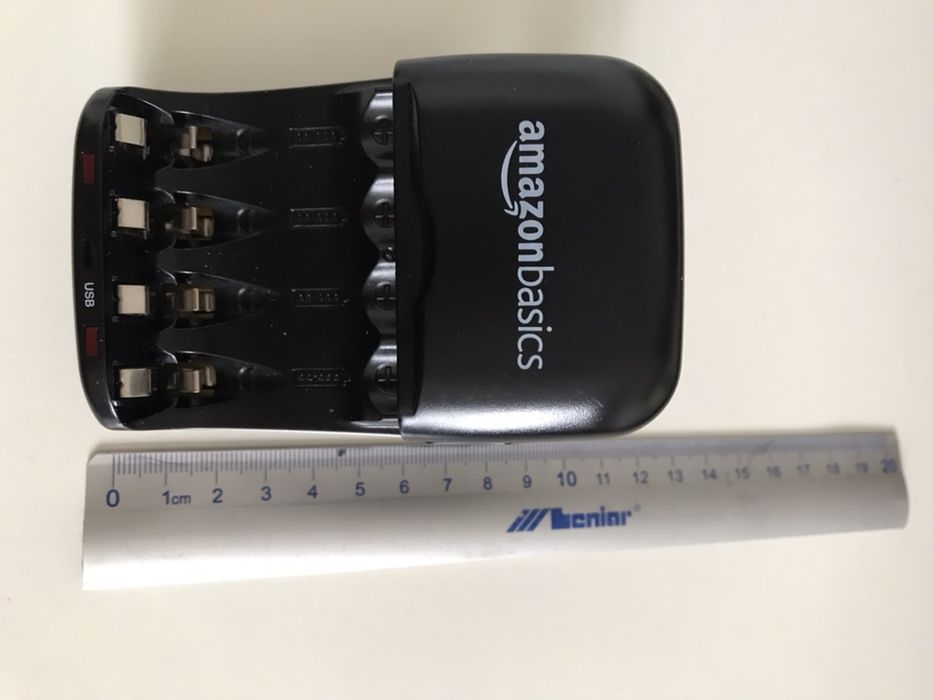 Ładowarka do akumulatorków baterii Amazon Basic do AA baterie AAA +USB