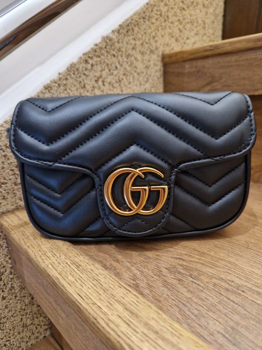 Torebka Gucci GG Marmont mini, czarna, łancuszek , wnętrze bordowe