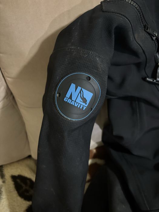 Suchy skafander no gravity