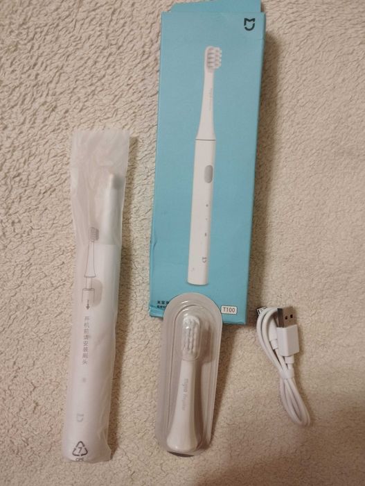 Электрическая зубная щетка Xiaomi Т100 на подарок
