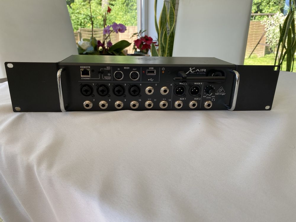 Sprzedam Mixer behringer X AIR XR12