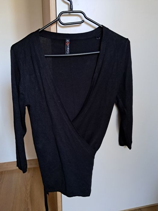 Sweterek damski czarny wiązany rozmiar S New Yorker Amisu