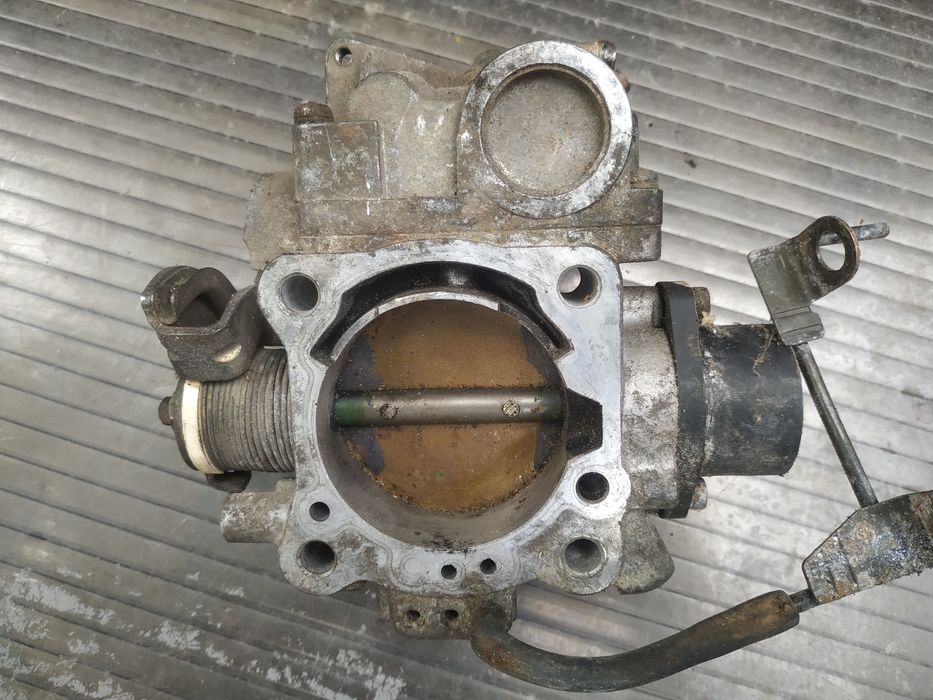 Запчастини до мотору 3.0 6g72 24v.
