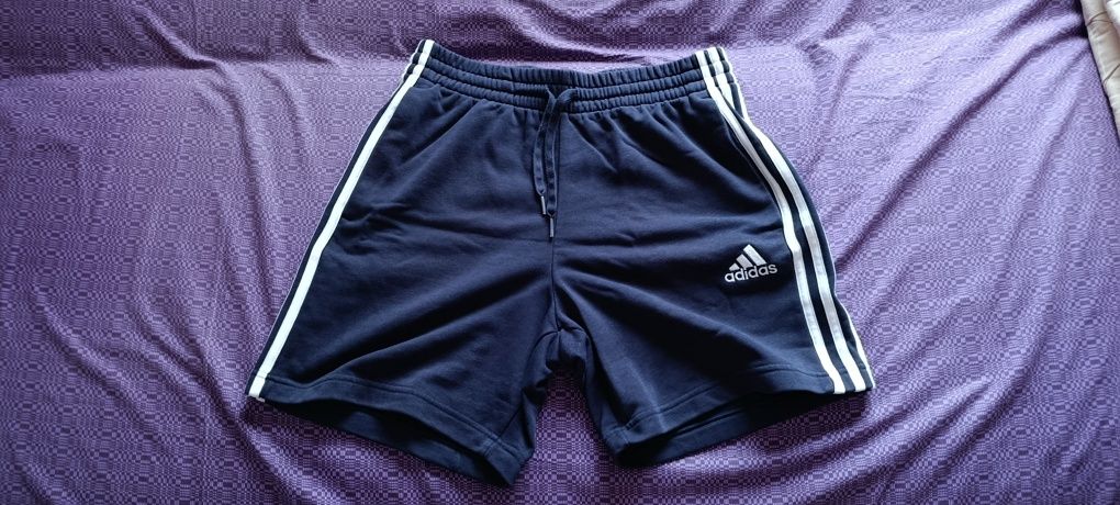 Продам чоловічі шорти adidas