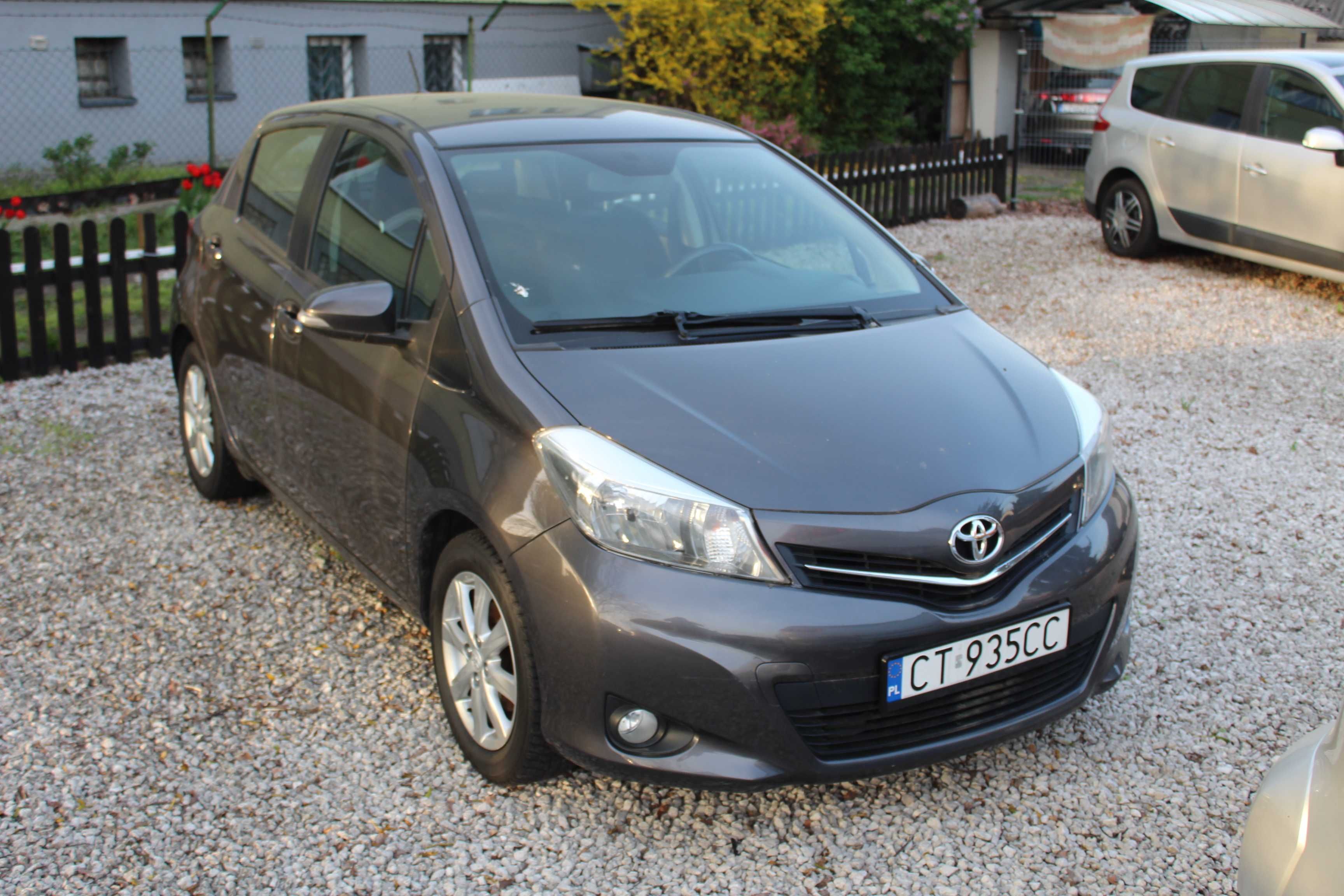 Yaris 1.3 * Alu * Kamera * Klima * Grzane Fotele * Zarejestrowane !