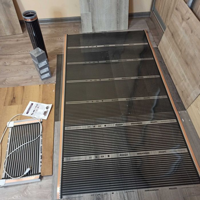 Безпечна нагрівальна плівка для теплої підлоги - 0,25 м.кв. комплект