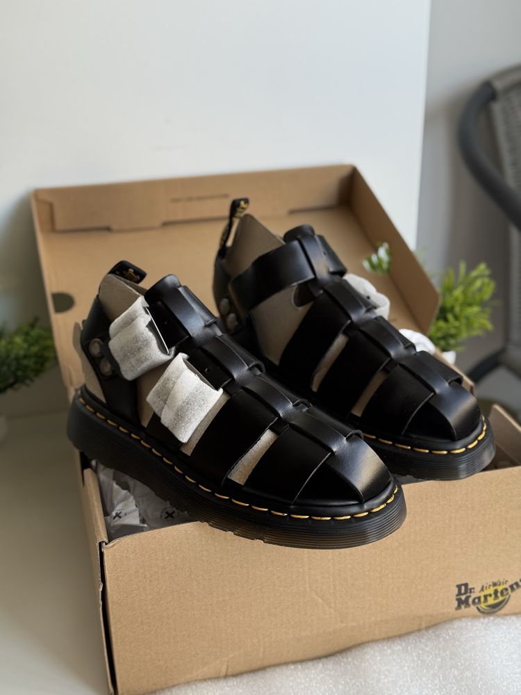 Шкіряні сандалі Dr. Martens Garin (37 розмір)