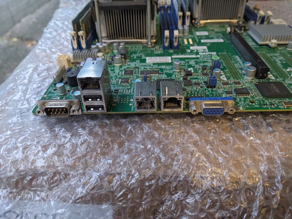 Материнская плата Supermicro X9DRD-LF-TW008