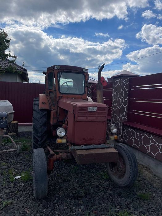 Трактор Т-40 з всім інвентарем