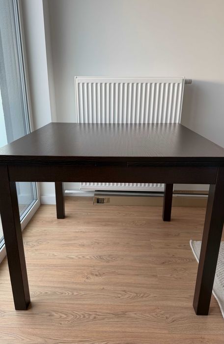 Stół rozkładany 90x90 z krzesłami