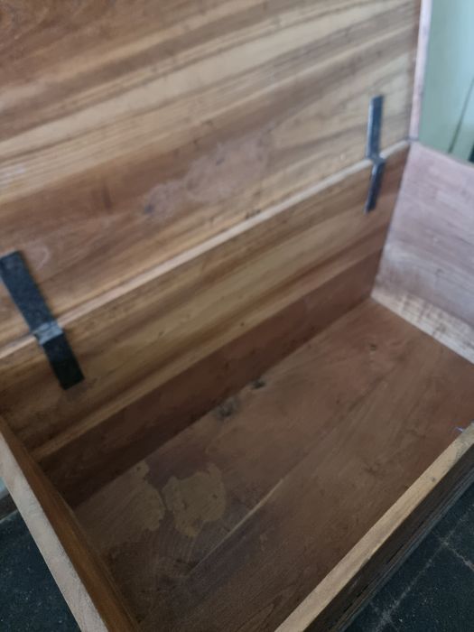 Arca de madeira antiga