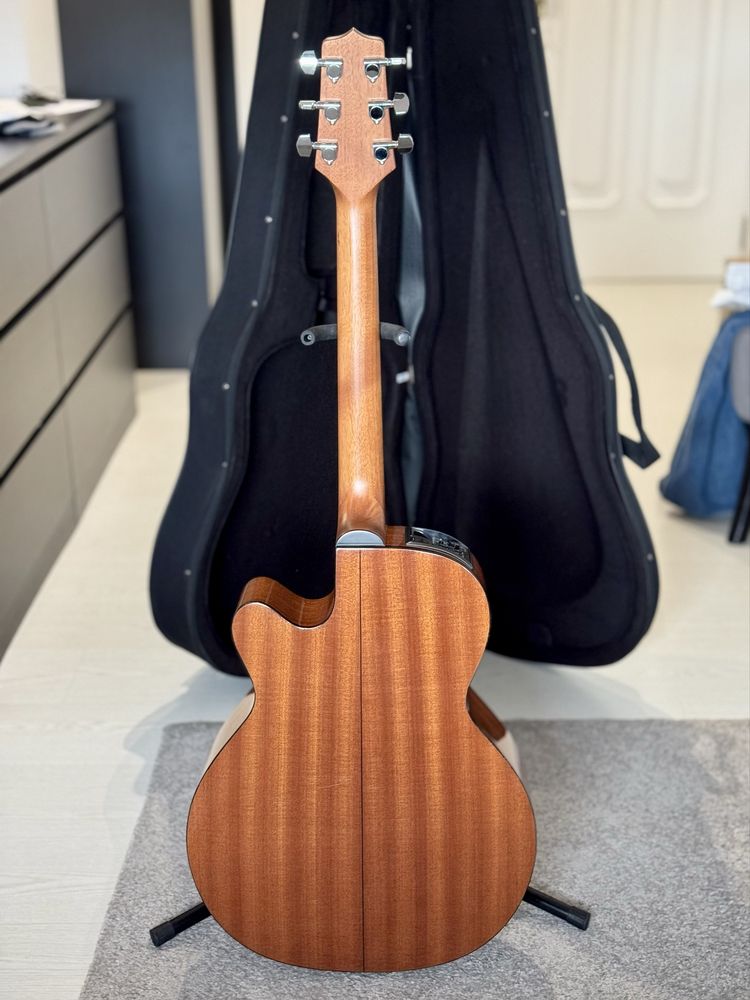 Guitarra Semiacústica Takamine EG220C