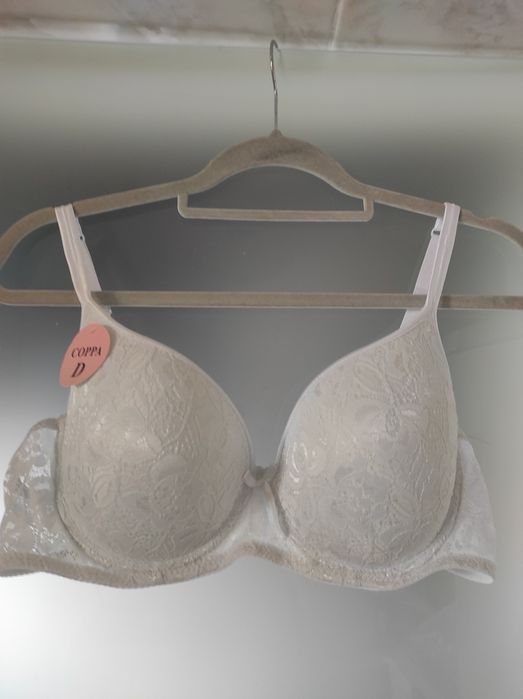 2 sutiãs novos c/ etiqueta tam 52 os 2 por 5€