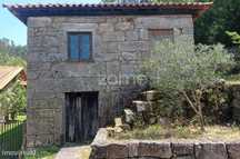 Moradia em pedra, Valinhas, Santo Tirso