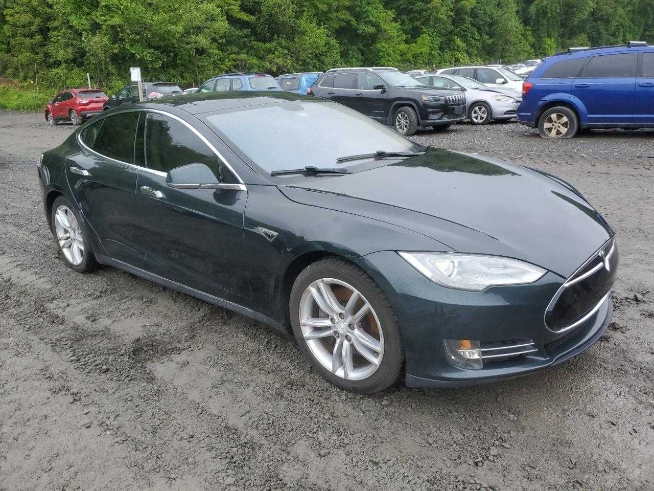 Tesla Model S 2013