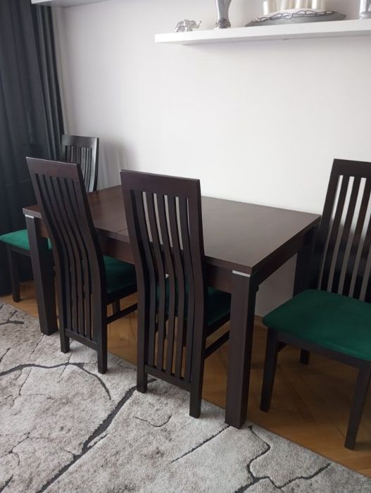 Stół rozkładany i 4 krzesła