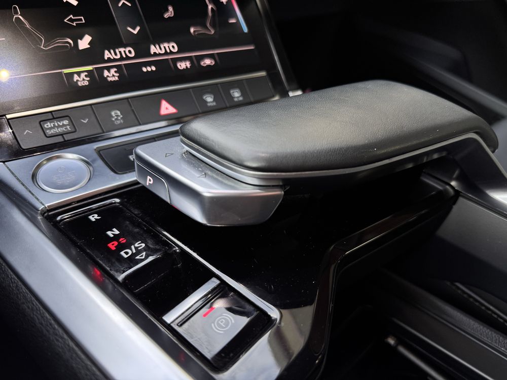 Audi E tron 95 kwt. За 21100€. В наявності