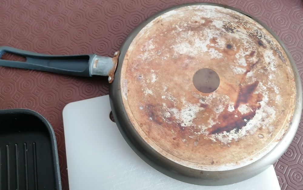 Grelhador + Tábua cozinha + Crepeira, tudo por 5€