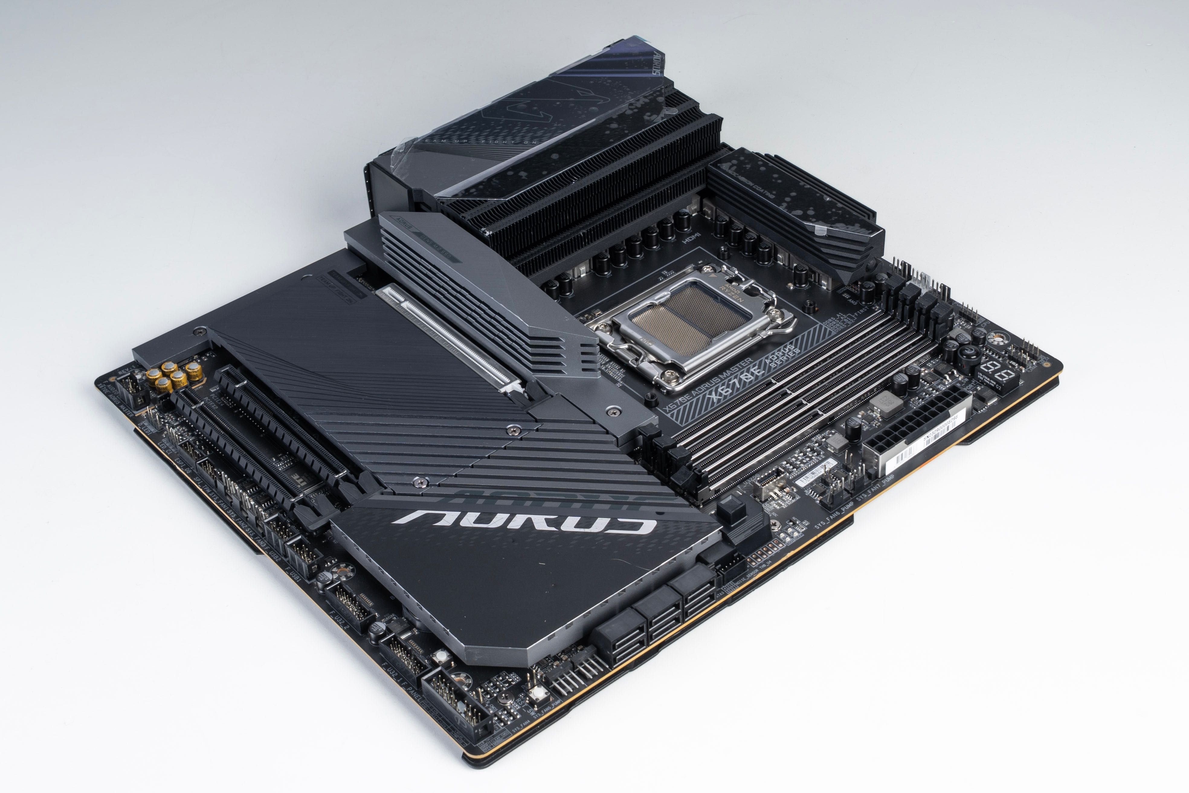 Материнська плата GIGABYTE X670E AORUS MASTER/Гар 3 міс/SiliconFox