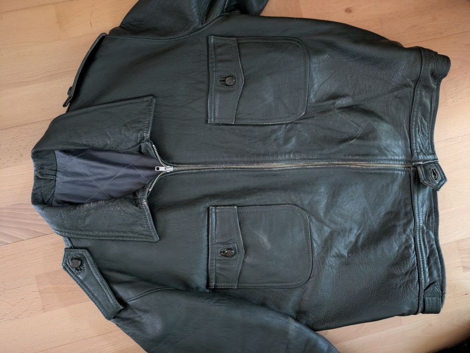Lote Fardas e Material Militar