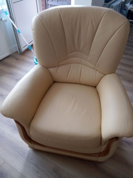 Sofa z z funkcją spania i dwa fotele